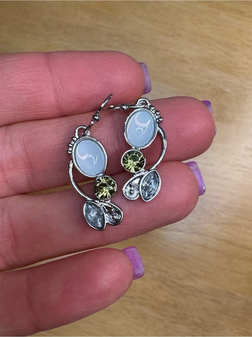 NWT Silver-Tone White and Peridot Glass Drop Earrings